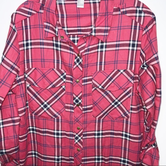 Plaid snap front button down - Picture 2 of 6